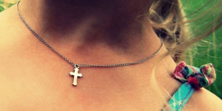 Για αυτούς που φοράνε Σταυρό στο λαιμό…