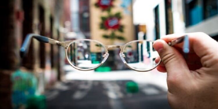 Σε λίγα χρόνια δεν θα υπάρχουν γυαλιά μυωπίας. Και άλλα 4 πράγματα που θα εξαφανιστούν