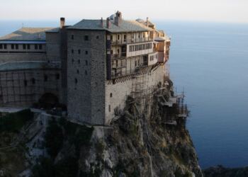 ΕΚΤΑΚΤΟ ΜΗΝΥΜΑ ΑΠΟ ΤΟ ΑΓΙΟ ΟΡΟΣ: ΤΡΙΤΟΣ ΠΑΓΚΟΣΜΙΟΣ ΠΟΛΕΜΟΣ