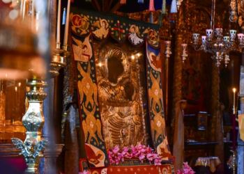 ΣΥΓΚΛΟΝΙΣΤΙΚΟ ΘΑΥΜΑ !!! ΤΙ ΣΥΝΕΒΗ ΣΤΟ ΑΓΙΟ ΟΡΟΣ;