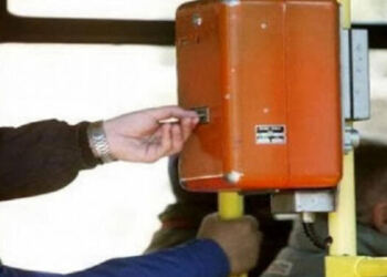 Ο Ελεγκτής Που Έκανε Τους Επιβάτες Του Λεωφορείου Να Ξεσπάσουν Σε Χειροκροτήματα…