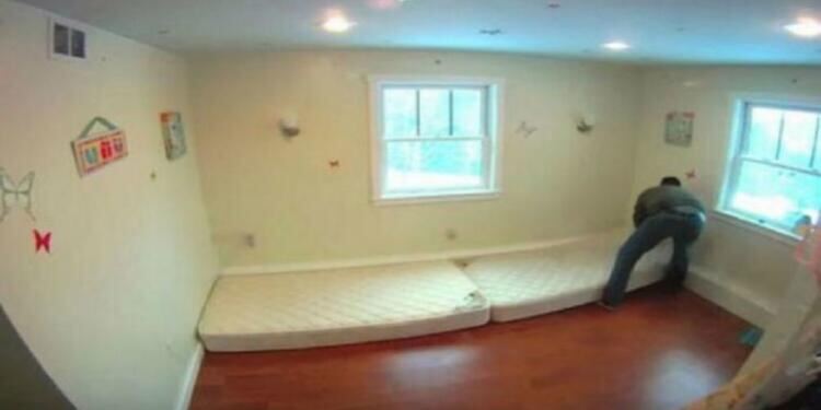 Πήρε Δύο Στρώματα Και Τα «Κόλλησε» Στον Τοίχο.  ΤΟ ΑΠΟΤΕΛΕΣΜΑ ΘΑ ΣΑΣ ΞΕΤΡΕΛΑΝΕΙ