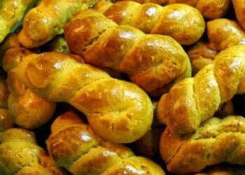 Συνταγή για νόστιμα αρωματικά Πασχαλινά κουλουράκια απο την Βέφα