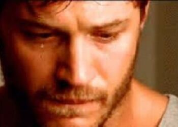 Συγκλονιστικό: “Ο δάσκαλός μου με έκραζε επειδή δεν μπορούσα να διαβάσω. 30 χρόνια μετά, τον βρίσκω σε ένα μπαρ…”