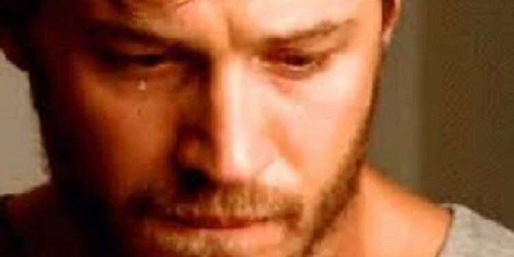 Συγκλονιστικό: “Ο δάσκαλός μου με έκραζε επειδή δεν μπορούσα να διαβάσω. 30 χρόνια μετά, τον βρίσκω σε ένα μπαρ…”