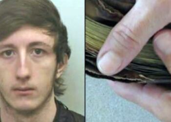 Κλέφτης κοιτάζει το πορτοφόλι που μόλις έκλεψε. Αυτό που είδε μέσα, τον έκανε να πάει και να παραδοθεί στην αστυνομία!