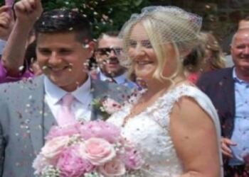 Λίγες μέρες αφού πέθανε ο άντρας της ξαναείδε τις φωτογραφίες του γάμου τους – Τότε παρατήρησε μια σοκαριστική λεπτομέρεια