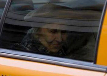 Ένας ταξιτζής πήρε τον πιο απρόσμενο επιβάτη. Έναν επιβάτη που του άλλαξε τη ζωή..