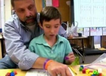 Συγκινητική ιστορία: Όταν αυτός ο δάσκαλος είδε τους μαθητές του πεινασμένους, έκανε κάτι φοβερό