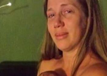 Η αδερφή της έλεγε ότι κάτι δεν πήγαινε καλά μετά τον τοκετό. Τότε άρπαξε την κάμερα και έβγαλε αυτή την φωτογραφία!