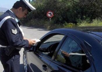 Ένας Αστυνομικός Σταματάει έναν Δικηγόρο για Υπερβολική Ταχύτητα. Τότε το Μαρτύριο Ξεκινά…