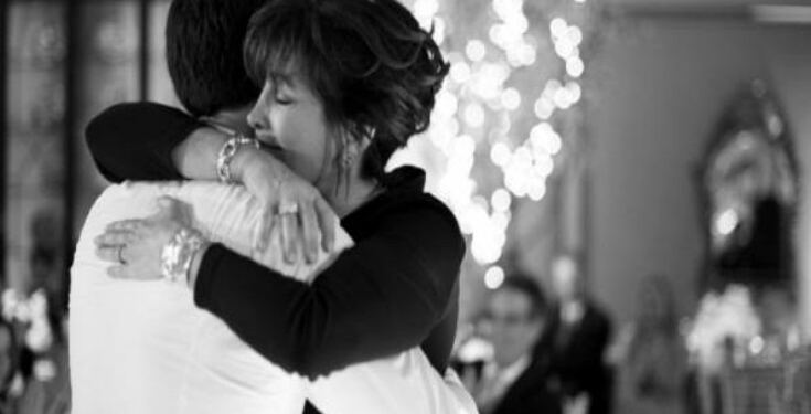 Η γυναίκα του, του ζήτησε να βγάλει για φαγητό μια άλλη γυναίκα. Ήταν ότι πιο όμορφο του ζήτησε ποτέ