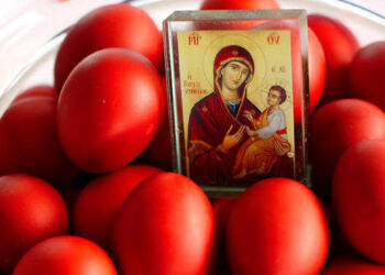 Γιατί βάφουμε τα αυγά κόκκινα ;