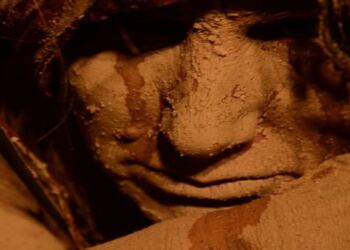 Όταν Μια Μάνα Κλαίει, Λυγίζει Ακόμη Κι Ο Θεός