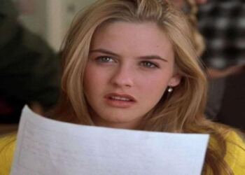 Άνδρας ταξιδεύει με την ξανθιά σύζυγό του όταν τους σταματάει η τροχαία: Το ανέκδοτο της ημέρας