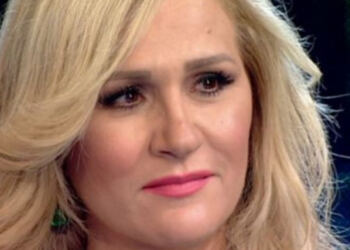 Η άγνωστη περιπέτεια που πέρασε η Μπέσυ Μάλφα: Ο όγκος στο κεφάλι και η μεγάλη μάχη!