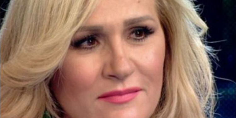 Η άγνωστη περιπέτεια που πέρασε η Μπέσυ Μάλφα: Ο όγκος στο κεφάλι και η μεγάλη μάχη!