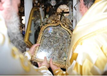 Όταν προσκυνάτε μια εικόνα ενός Αγίου (Αφιερώστε 1 λεπτό και διαβάστε το)