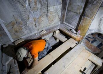 «Ήμουν ο πρώτος άνθρωπος που μπήκε μέσα στον τάφο του Χριστού. Ναι, μύριζε μύρο παντού και …»