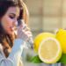 Προσοχή το το συνηθισμένο λάθος που κάνουμε όλοι όταν πίνουμε νερό με λεμόνι κάθε μέρα