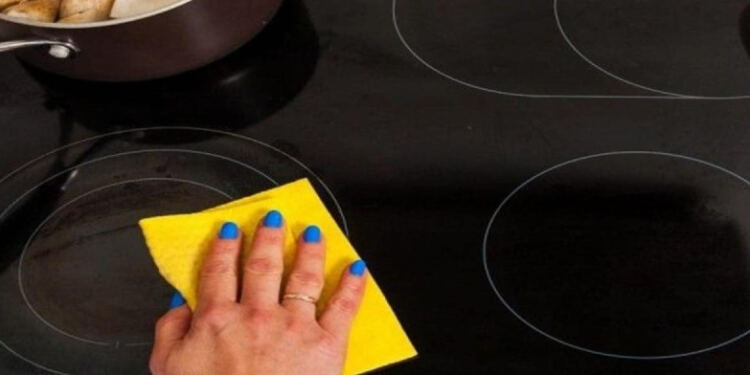 Έβαλε σαπούνι και λεμόνι στην κεραμική εστία και απαλλάχτηκε από ένα πρόβλημα που ταλαιπωρεί όλους μας