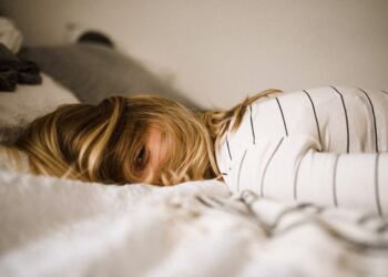 Γιατί όταν κοιμάστε δεν πρέπει να ξαπλώνετε από την δεξιά πλευρά