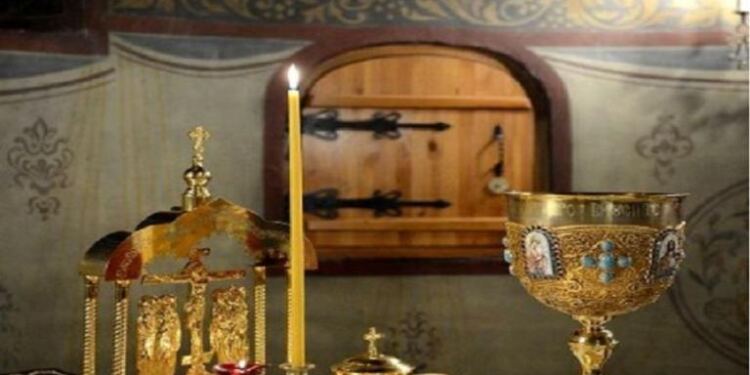 Τι σημαίνει η φράση: Τας θύρας τας θύρας εν σοφία πρόσχωμεν ;