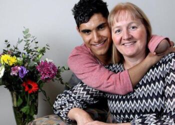 Μαμά εγκατέλειψε το παραμορφωμένο της μωρό σε ένα κουτί παπουτσιών. 17 χρόνια αργότερα το μωρό της συγκίνησε τον κόσμο