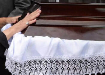 Σπαραγμός : Ντυμένη νύφη η 20χρονη Μαρία που πέθανε από καρκίνο μέσα σε 45 μέρες