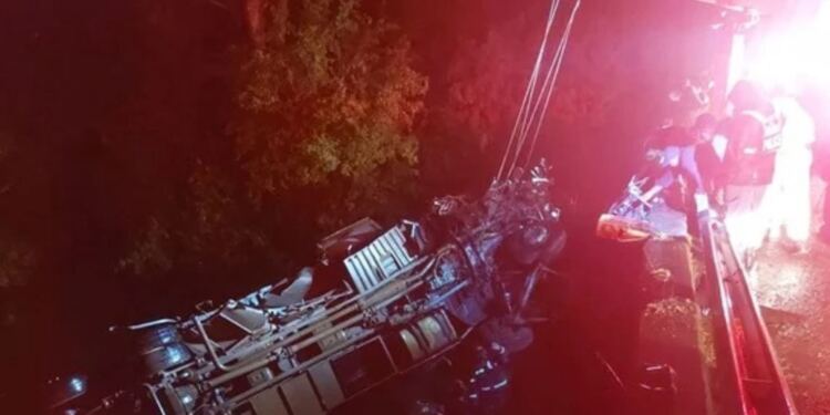 Λεωφορείο συγκρούστηκε με θωρακισμένο όχημα χρηματαποστολής – 20 νεκροί