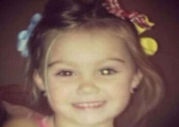 Αυτή η μητέρα δημοσίευσε μια φωτογραφίας της κόρης της – Δεν παρατήρησε όμως ότι κάτι πήγαινε λάθος