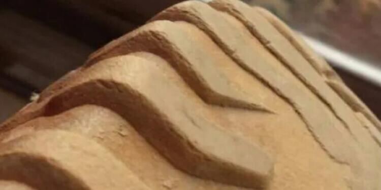 Νευρίασε με τον άντρα της και τον αποκάλεσε Τεμπέλη. Μόλις όμως πρόσεξε τα παπούτσια του, ξέσπασε σε δάκρυα