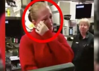 Μια γιαγιά ρώτησε κάτι μια ανύπαντρη εργαζόμενη μητέρα και εκείνη έβαλε τα κλάματα – Αυτό που την ρώτησε ήταν…