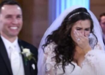 Γαμπρός και νύφη ξεκινούν να χορεύουν – Τότε σταματάει η μουσική και η νύφη βάζει τα κλάματα… με τη συνέχεια να σοκάρει (Video)