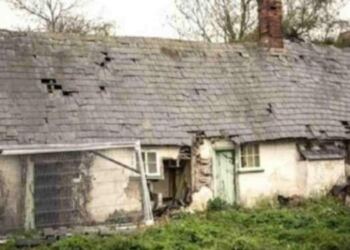 Αυτή η 87χρονη γιαγιά εγκατέλειψε το σπίτι της εικόνας πριν 10 χρόνια – Αν δείτε όμως τι άφησε μέσα θα πάθετε σοκ