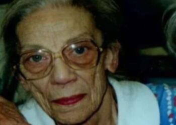 Λίγο πριν πεθάνει αυτή η γιαγιά ψιθύρισε «βρείτε τον κρυμμένο θησαυρό» – Δεν φαντάζεστε τι βρήκαν…