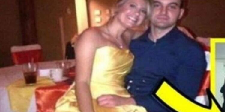 Μία εβδομάδα μετά τον θάνατο της γυναίκας του βρήκε αυτή τη φωτογραφία στο κινητό της – Εκεί πάγωσε…