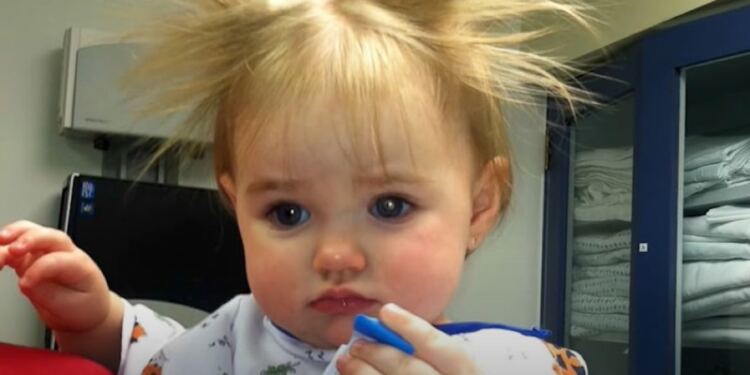 Μητέρα έβαλε κρυφή κάμερα για να δει τι κάνει η νταντά με το μωρό – «Πάγωσε» με αυτό που αντίκρυσε (Video)