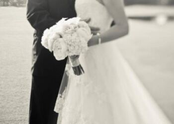 Παντρεύτηκαν και ζούσαν ένα όνειρο – Τρεις μήνες μετά η 24χρονη νύφη ανακάλυψε κάτι σοκαριστικό για τον 68χρονο γαμπρό