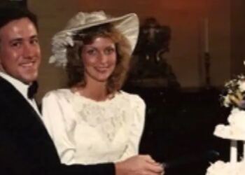 Τι βρήκε μέσα στο κουτί από το νυφικό της; Κοίταζε και ξανακοίταζε και δεν πίστευε στα μάτια της