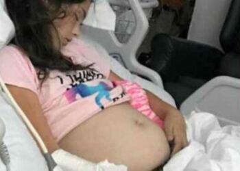 Οι γιατροί είπαν στην μητέρα ότι η 11χρονη κόρη της είναι έγκυος – Δυστυχώς η αλήθεια ήταν πολύ χειρότερη…