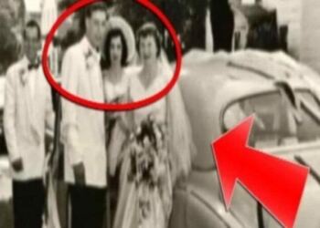 Άνδρας βλέπει το βίντεο γάμου των γονιών του – Όταν ξαφνικά παρατηρεί μια περίεργη λεπτομέρεια μένει άφωνος!