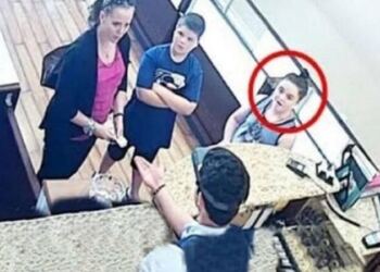 Γυναίκα κλώτσησε τον άντρα της από το κρεβάτι επειδή νόμιζε ότι ροχάλιζε αλλά δυστυχώς όταν ξύπνησε ήταν πλέον ΑΡΓΑ..