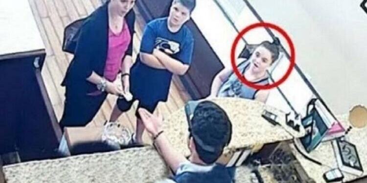 Γυναίκα κλώτσησε τον άντρα της από το κρεβάτι επειδή νόμιζε ότι ροχάλιζε αλλά δυστυχώς όταν ξύπνησε ήταν πλέον ΑΡΓΑ..