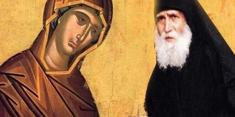 Ο παππούλης μίλησε: «Όποιος στα χέρια του κρατεί λουλούδια για την Παναγία…»