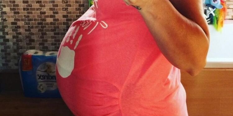 Αυτή η γυναίκα ήταν έγκυος για τα τελευταία 14 χρόνια…Η ιστορία της ξεκινάει από όταν ήταν 13 χρονών! Δεν θα το πιστεύετε!