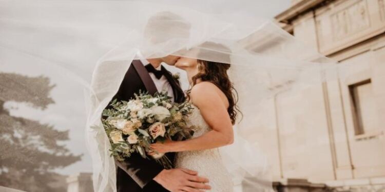 Αδιανόητο σκηνικό: Νύφη έστειλε τους καλεσμένους στο νοσοκομείο – Δεν θα πιστεύετε τι έβαλε μέσα στα φαγητά τους