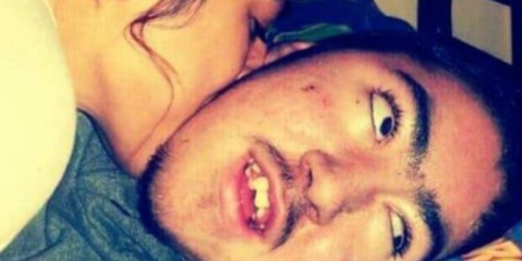 Στα 25 της, υιοθέτησε ένα παιδί με αναπηρίες. Όταν του έκανε το πρώτο μπάνιο, ένιωσε ΚΑΤΙ ανατριχιαστικό στο κεφάλι του…