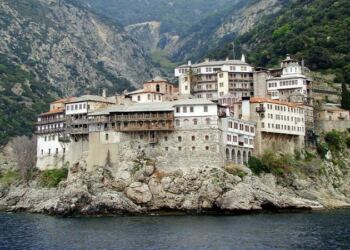 Τέλος στη γλωσσοφαγιά και το κακό μάτι: Η πιο ισχυρή προσευχή του Αγίου Όρους για ξεμάτιασμα