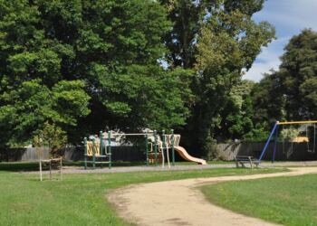 Aφησε το μωρό της σε ένα πάρκο με ένα σημείωμα και έφυγε…  4 χρόνια μετά…